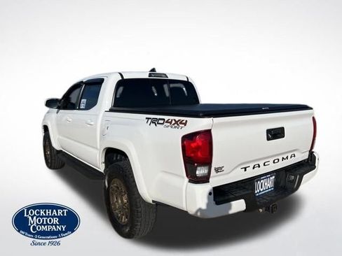 Used 2018 Toyota Tacoma TRD Sport w/ Technology Package image 5