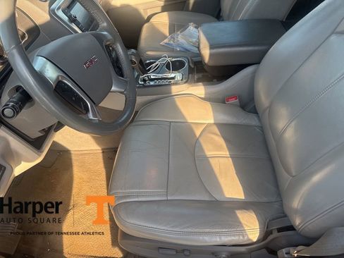 Used 2015 GMC Acadia SLT image 13