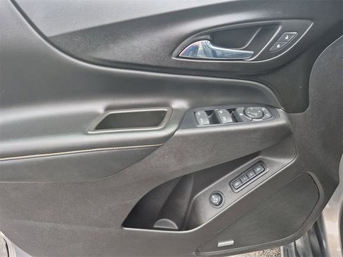 Used 2018 Chevrolet Equinox Premier image 20