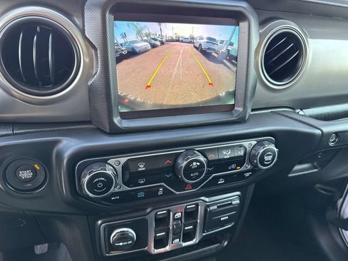 Used 2023 Jeep Wrangler Unlimited w/ 8.4" Radio Group AWD/4WD image 31