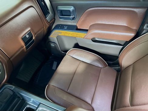 Used 2018 Chevrolet Silverado 1500 High Country AWD/4WD image 22