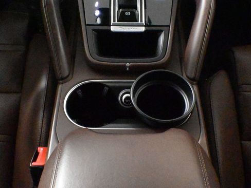 Used 2022 Porsche Cayenne GTS image 27