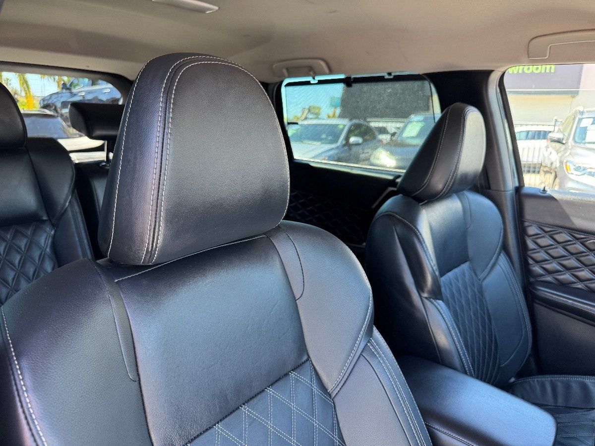 Used 2023 Mitsubishi Outlander SEL AWD/4WD image 17
