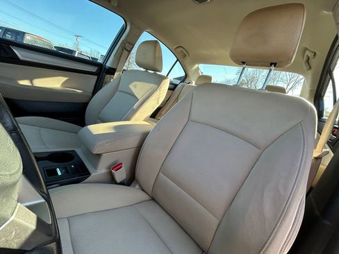 Used 2017 Subaru Legacy 2.5i Premium image 17