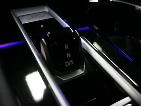 Certified 2025 Volkswagen Atlas Cross Sport SEL Premium R-Line image 24