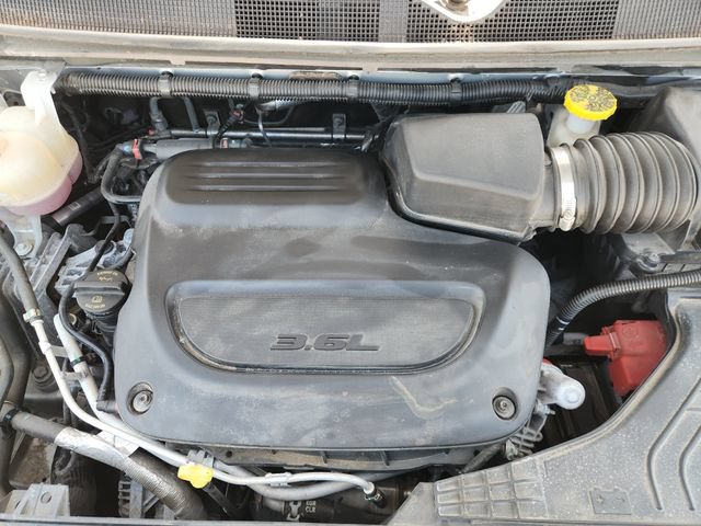 Used 2023 Chrysler Pacifica Touring-L FWD image 33