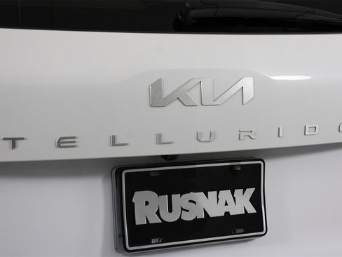 Used 2023 Kia Telluride S image 19