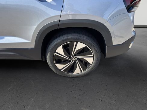 New 2026 Volkswagen Taos SE AWD/4WD image 8