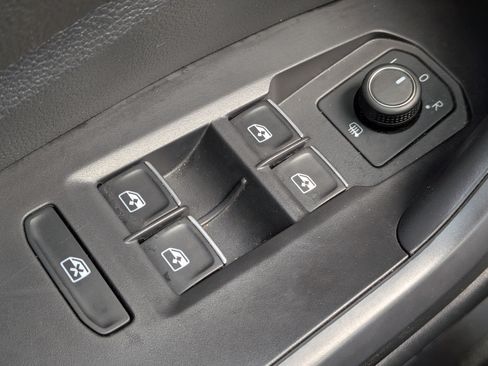 Used 2024 Volkswagen Jetta SE FWD image 20
