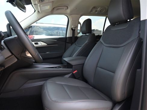 New 2025 Ford Explorer Active w/ Active Comfort Package image 42