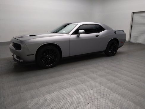 Used 2016 Dodge Challenger SXT w/ Blacktop Package image 2