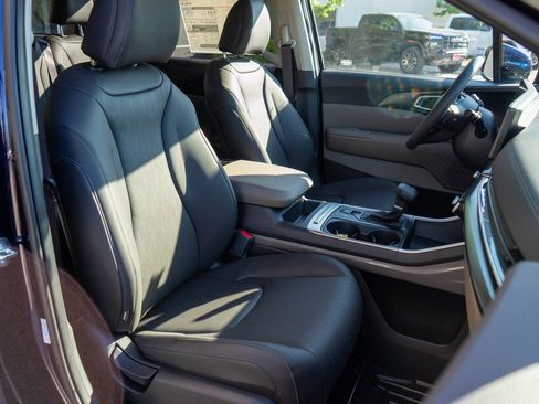 New 2026 Kia Carnival FWD image 9