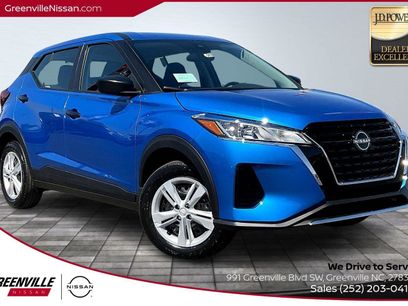 New 2025 Nissan Kicks Play S