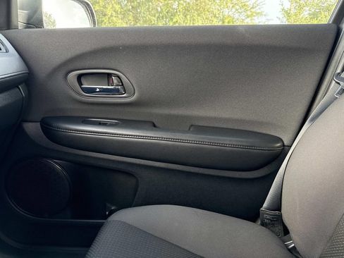 Used 2020 Honda HR-V LX image 26