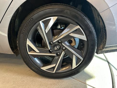 Used 2025 Hyundai Elantra Sport FWD image 25