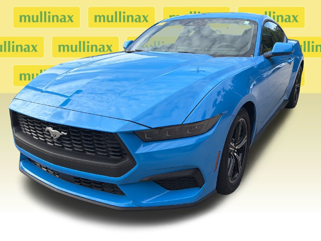 Used 2025 Ford Mustang Coupe RWD image 13