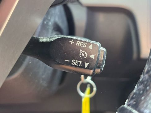 Used 2014 Scion tC FWD image 32