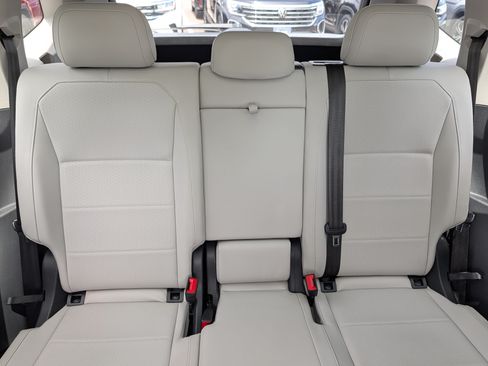 Used 2019 Volkswagen Tiguan SEL AWD/4WD image 13