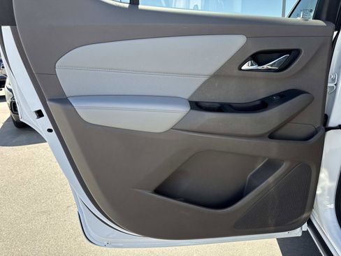 Used 2020 Chevrolet Traverse Premier image 19