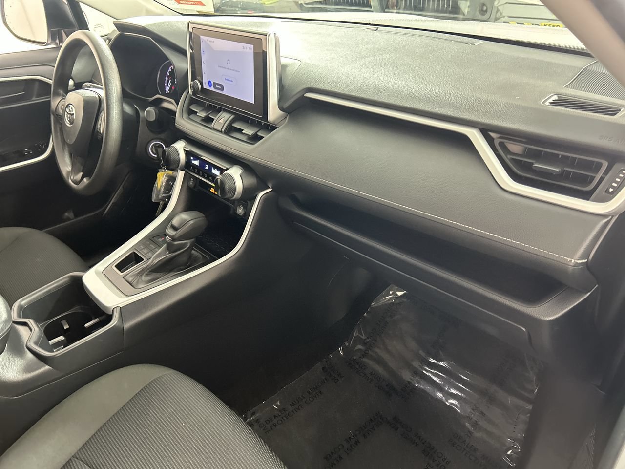 Used 2025 Toyota RAV4 LE AWD/4WD image 27