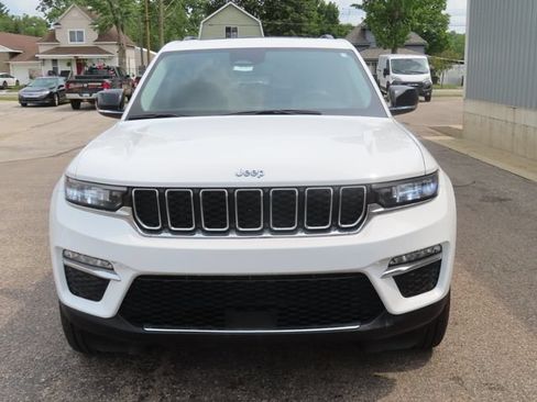 Used 2023 Jeep Grand Cherokee 4WD 4xe image 14
