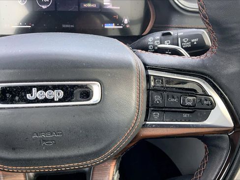 Used 2023 Jeep Grand Cherokee L Summit w/ Luxury Tech Group V AWD/4WD image 25