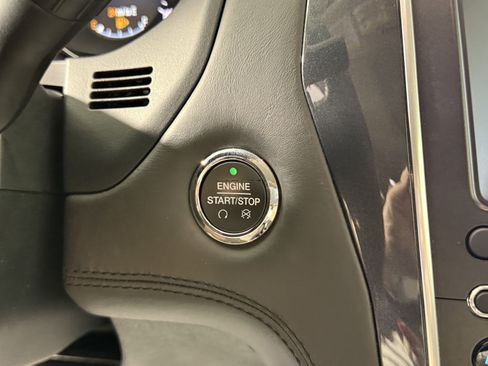 Certified 2018 Ford Explorer Platinum image 28