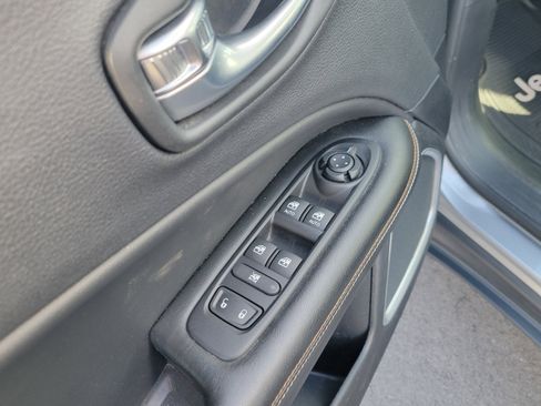 Used 2021 Jeep Compass Sport image 23