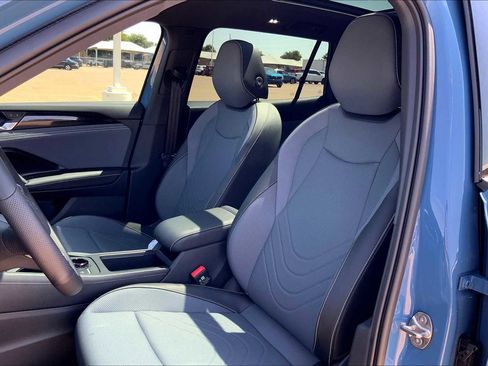 New 2025 Volkswagen Tiguan SE R-Line AWD/4WD image 9