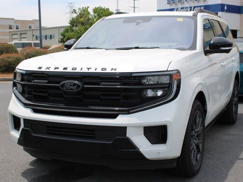 New 2025 Ford Expedition Platinum w/ Stealth Performance Package AWD/4WD image 23