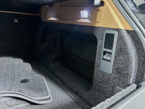 New 2026 Land Rover Range Rover SE image 24