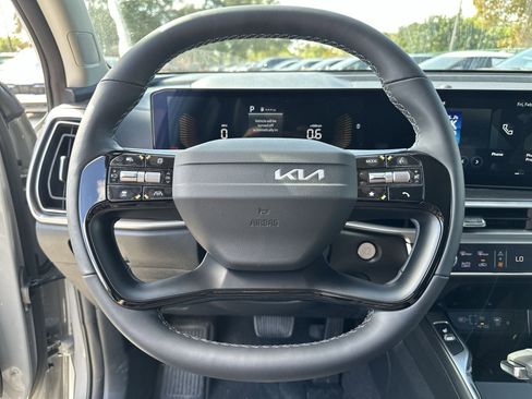 Certified 2026 Kia Sorento S FWD image 11