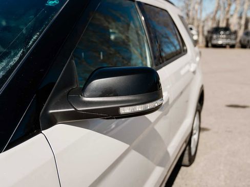 Used 2016 Ford Explorer XLT w/ Equipment Group 202A image 19