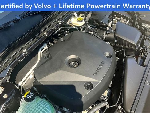 Used 2022 Volvo XC40 T5 Momentum image 42