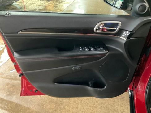 Used 2017 Jeep Grand Cherokee Trailhawk image 11