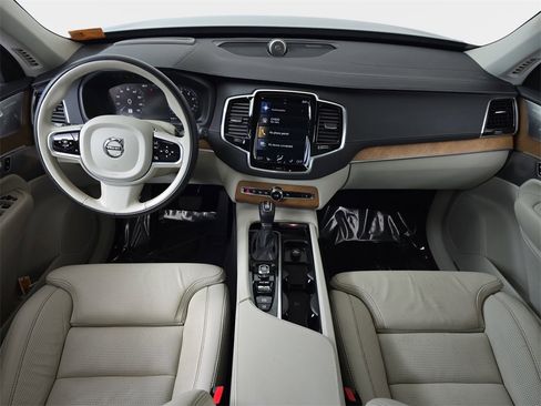 Used 2019 Volvo XC90 T6 Inscription w/ Protection Package Premier image 12