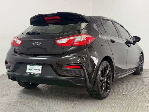 Used 2018 Chevrolet Cruze LT w/ Sun And Sound Package FWD image 9