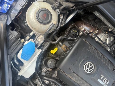 Used 2019 Volkswagen Golf R 4-Door AWD/4WD image 28