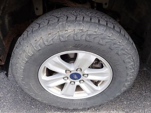 Used 2017 Ford F150 XLT w/ Equipment Group 301A Mid image 10