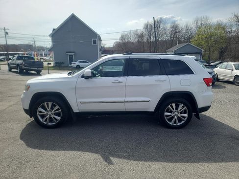 Used 2013 Jeep Grand Cherokee Laredo image 4
