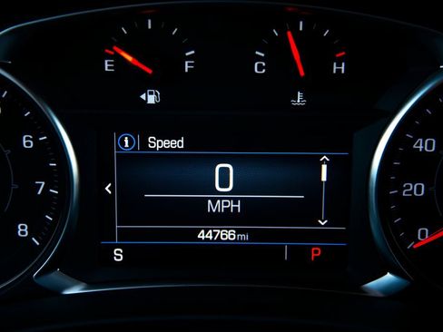 Used 2024 GMC Terrain SLE AWD/4WD image 23