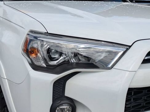 Used 2021 Toyota 4Runner SR5 AWD/4WD image 10