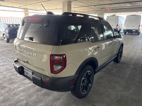 Used 2025 Ford Bronco Sport Outer Banks AWD/4WD image 5