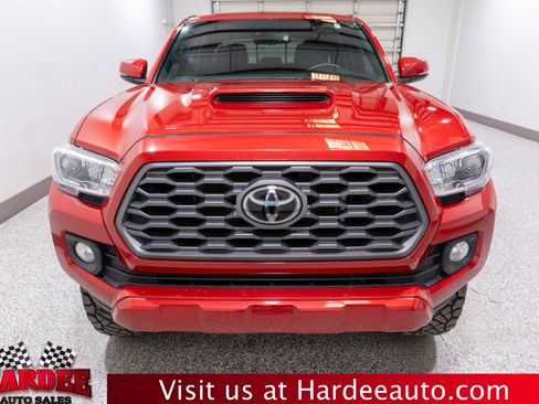 Used 2023 Toyota Tacoma TRD Sport w/ Technology Package AWD/4WD image 7