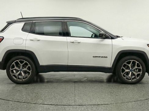 Used 2025 Jeep Compass Limited AWD/4WD image 11