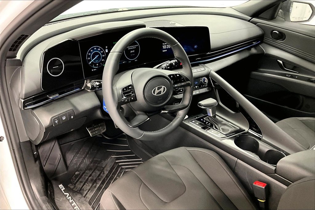 New 2026 Hyundai Elantra SEL FWD image 20