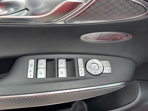 Used 2025 Genesis GV70 2.5T Sport Prestige w/ Sport Prestige Package image 19