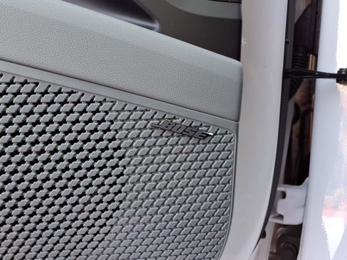 New 2025 Hyundai Elantra Limited image 46