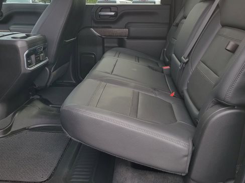 Used 2023 GMC Sierra 2500 Denali w/ Denali Black Diamond Edition AWD/4WD image 8