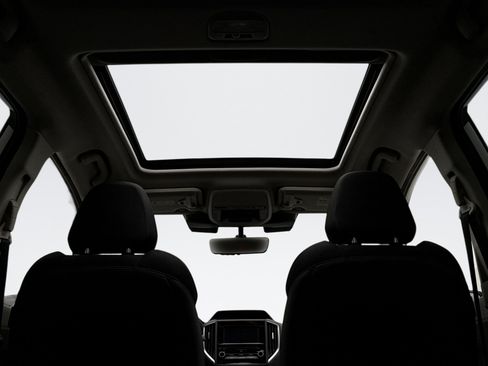 Used 2023 Subaru Forester Premium AWD/4WD image 18